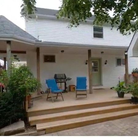Garden 2 Storey House ไนแอการาฟอลส์ ภายนอก รูปภาพ