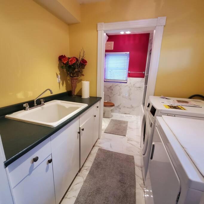 Garden 2 Storey House ไนแอการาฟอลส์ ภายนอก รูปภาพ