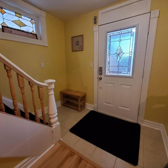 Garden 2 Storey House ไนแอการาฟอลส์ ภายนอก รูปภาพ