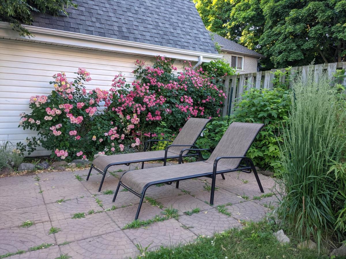 Garden 2 Storey House ไนแอการาฟอลส์ ภายนอก รูปภาพ
